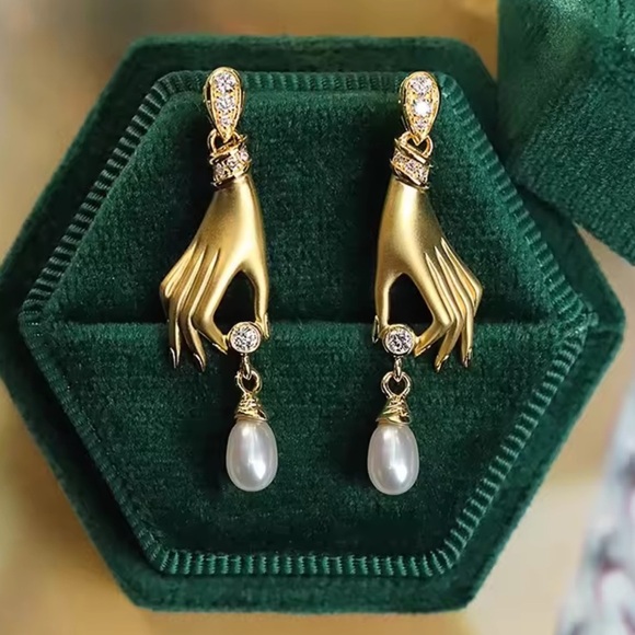 Elegant Gold and Pearl Drop Earrings - Picture 3 of 7